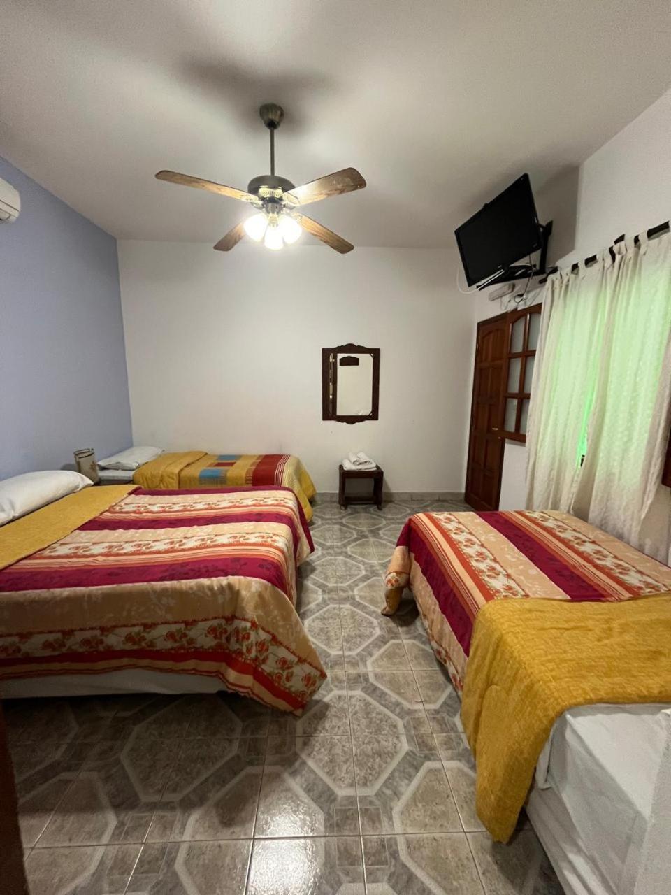 Cabanas Y Hostal Las Marias Cafayate Eksteriør billede